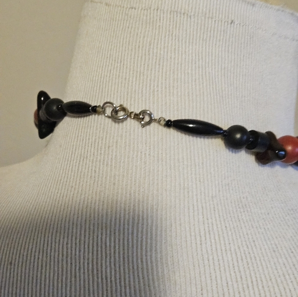 Vintage Beaded statement necklace. - Picture 3 of 5